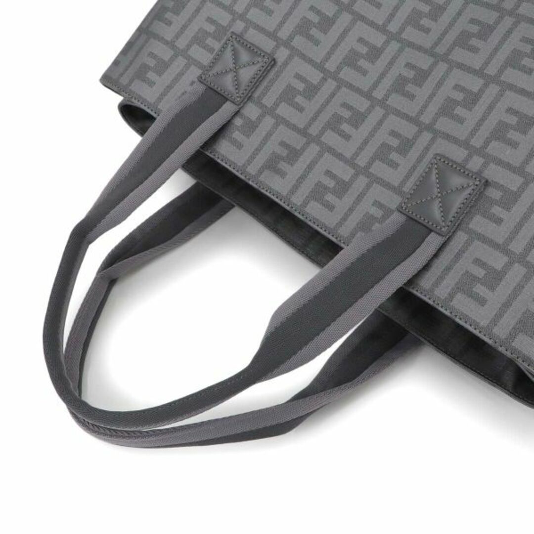 FENDI - 未使用 展示品 フェンディ FENDI ズッカ柄 トート FENDI - 未使用 展示品 フェンディ FENDI ズッカ柄 トート