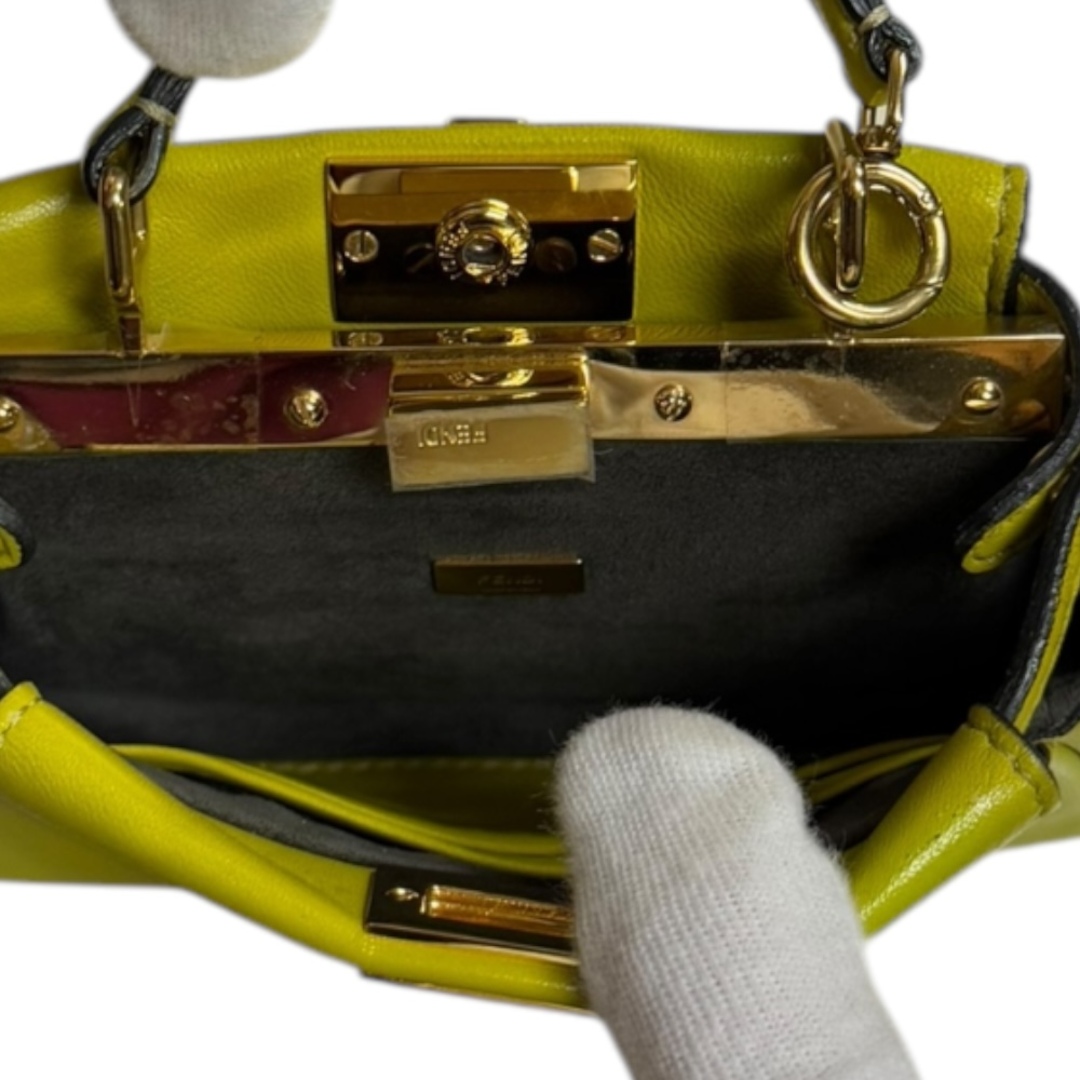 FENDI - フェンディ マイクロピーカブー ショルダーバッグ FENDI - フェンディ マイクロピーカブー ショルダーバッグ