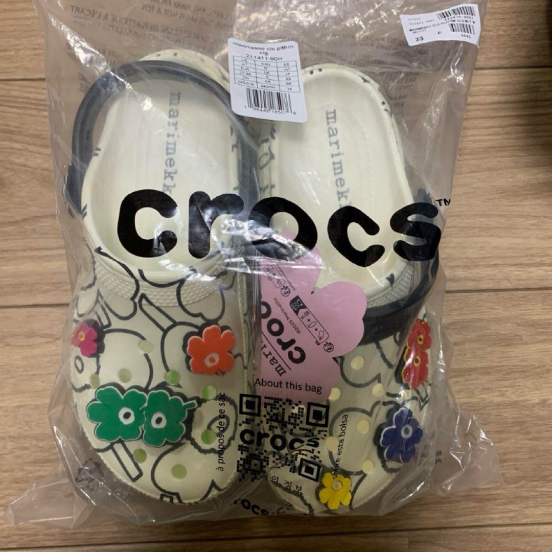 marimekko フラワーモチーフ クロックス サボサンダル