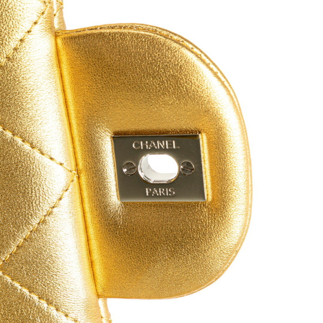 CHANEL - 美品 シャネル マトラッセ40 ココマーク チェーン CHANEL - 美品 シャネル マトラッセ40 ココマーク チェーン