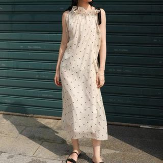 ミラオーウェン(Mila Owen)のSUPERSCAPE 花柄 リボン キャミソールワンピース フリル シフォン(ひざ丈ワンピース)