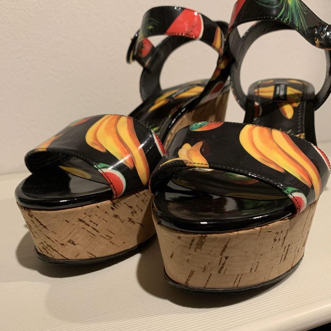 DOLCE&GABBANA - ドルチェ&ガッバーナ☆ウェッジサンダルの通販 DOLCE&GABBANA - ドルチェ&ガッバーナ☆ウェッジサンダルの通販