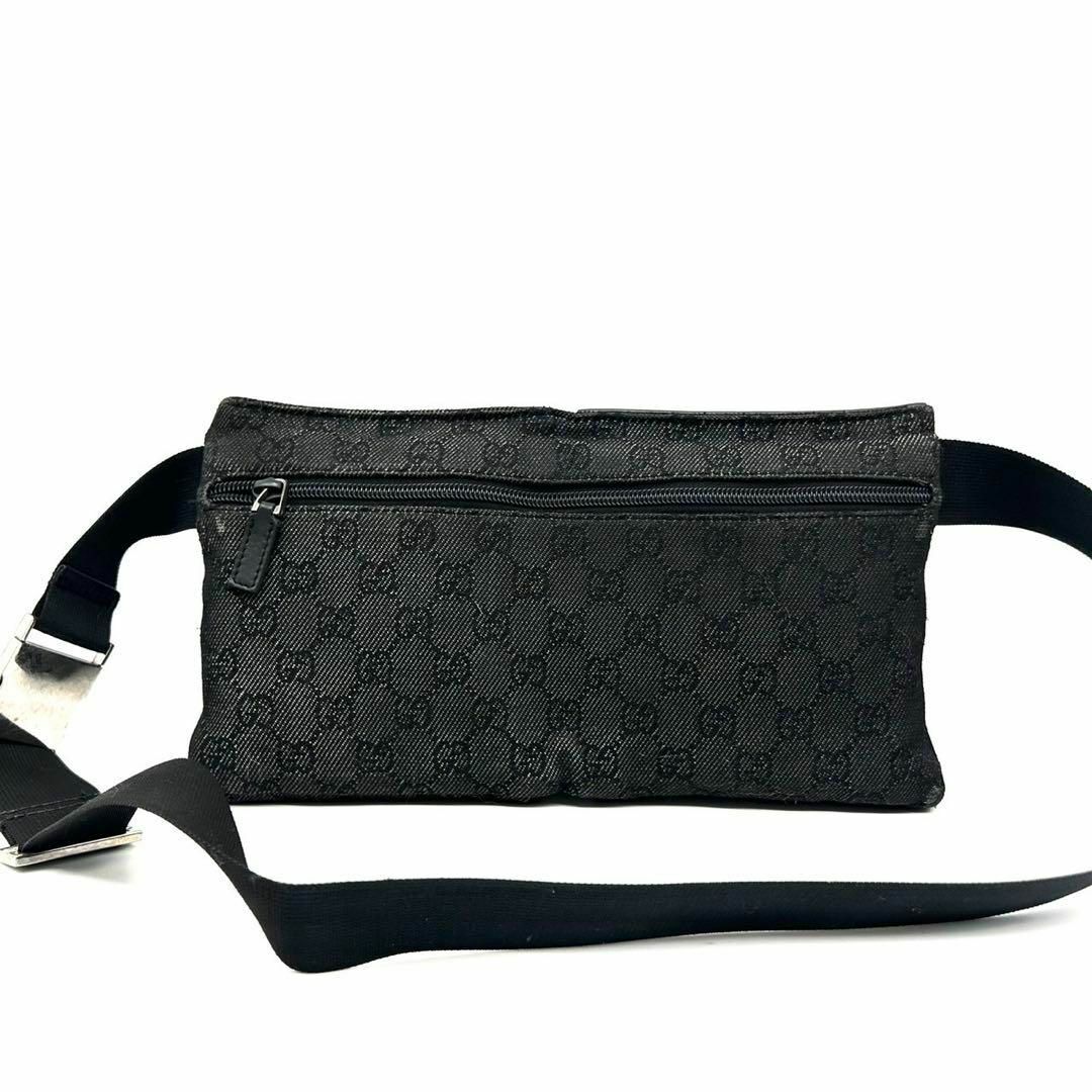 GUCCI - 【美品】グッチ ボディバッグ ショルダー GG柄 ロゴ型 GUCCI - 【美品】グッチ ボディバッグ ショルダー GG柄 ロゴ型