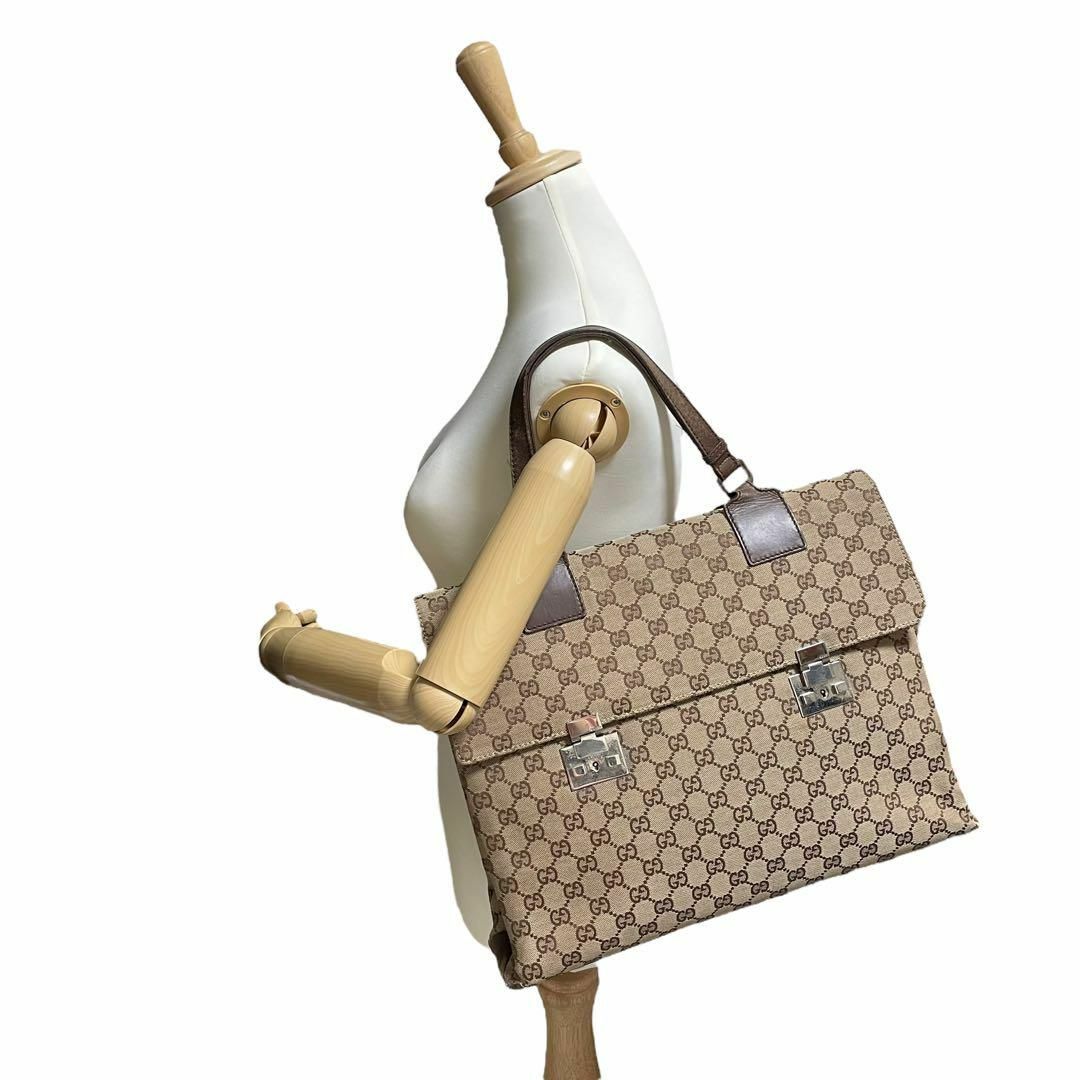GUCCI - 希少 良品 グッチ 大容量 ビジネスバッグ ブリーフ GUCCI - 希少 良品 グッチ 大容量 ビジネスバッグ ブリーフ