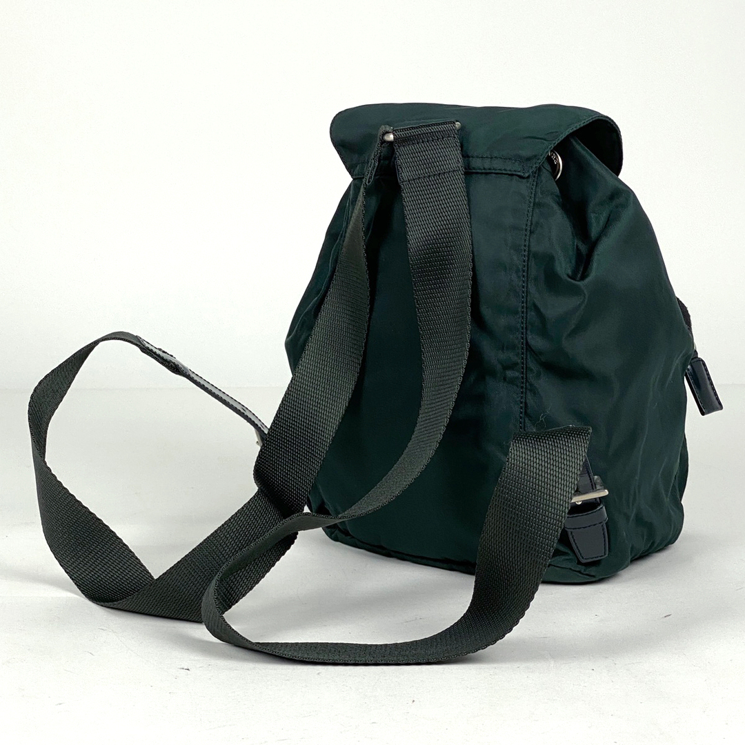 PRADA - プラダ ロゴプレート リュックサック レディース 【中古 PRADA - プラダ ロゴプレート リュックサック レディース 【中古