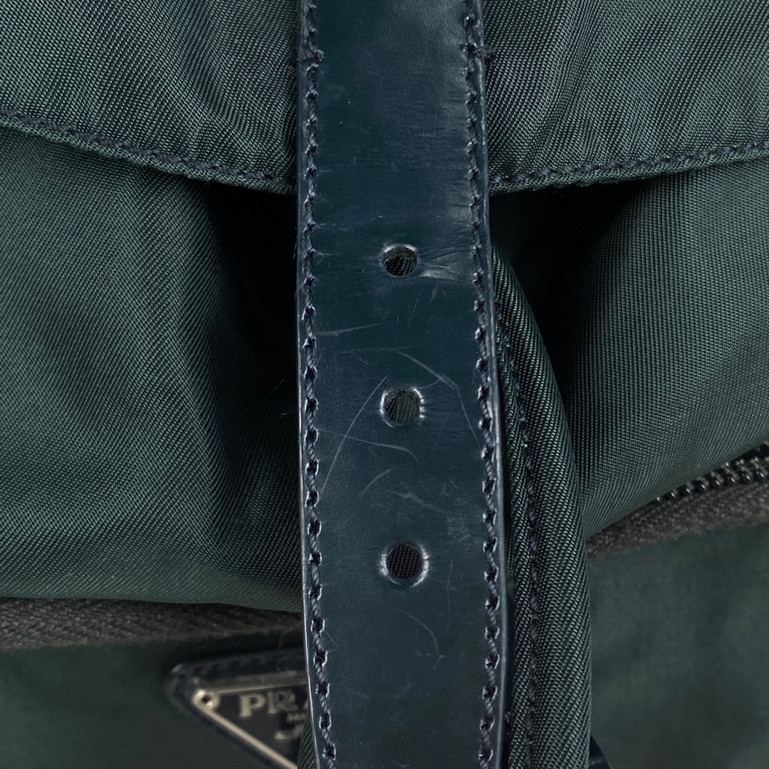 PRADA - プラダ ロゴプレート リュックサック レディース 【中古 PRADA - プラダ ロゴプレート リュックサック レディース 【中古