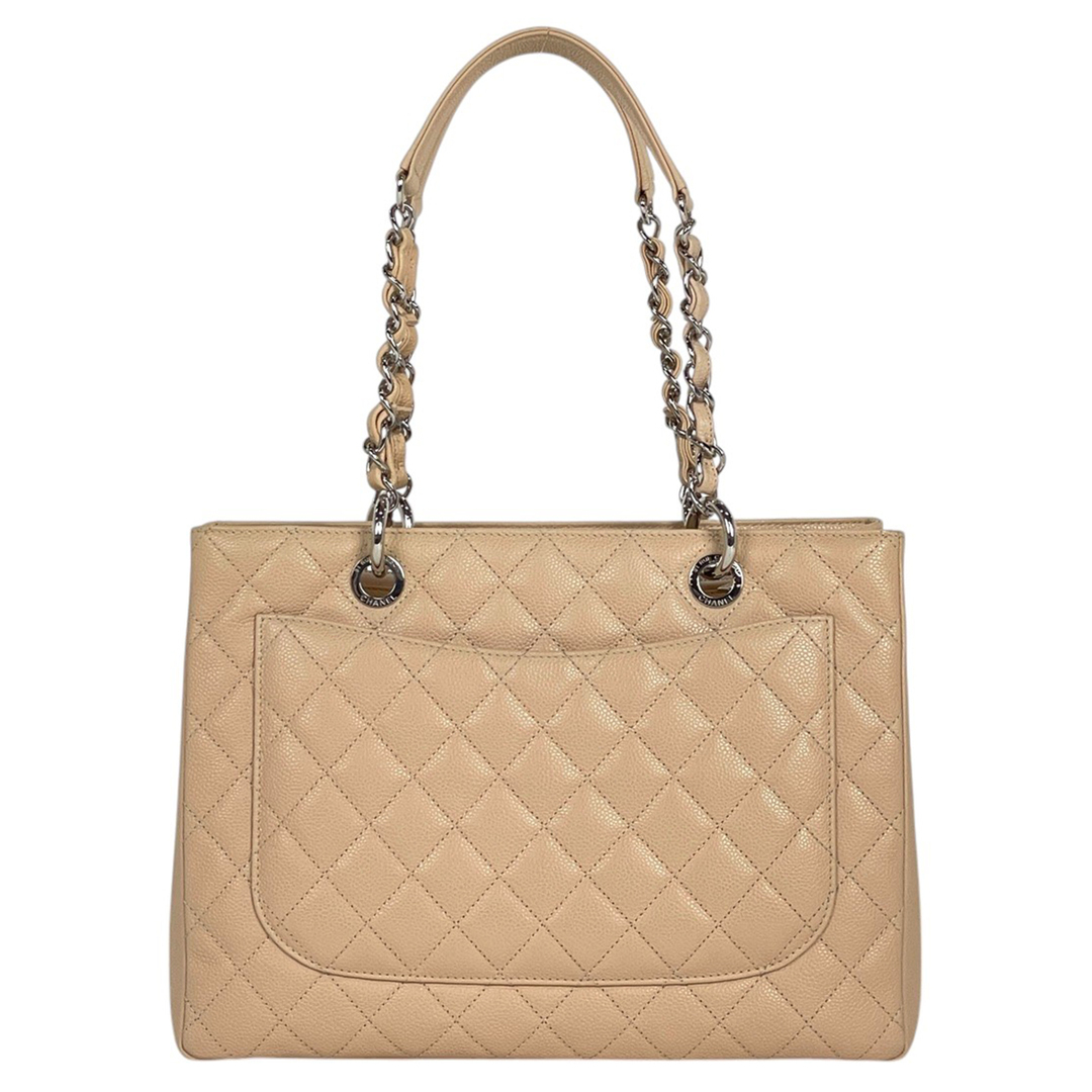 CHANEL - シャネル ココマーク チェーン トートバッグ CHANEL - シャネル ココマーク チェーン トートバッグ