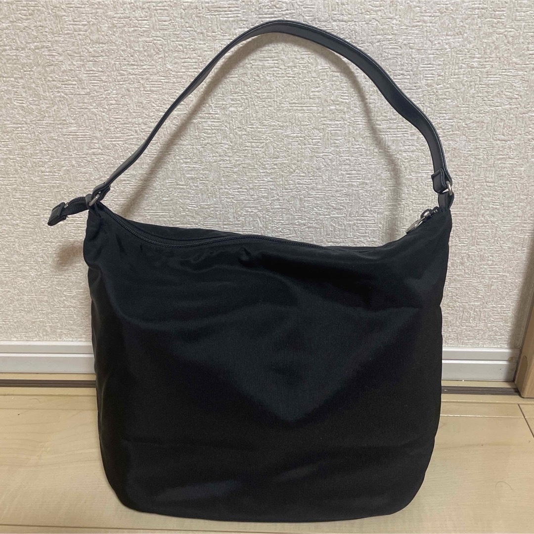 MARY QUANT(マリークヮント)のマリークワント　ワンショルダーバック　ブラック　ナイロン レディースのバッグ(ハンドバッグ)の商品写真