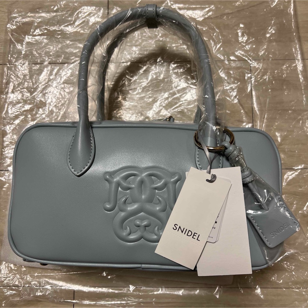 SNIDEL - エンボスロゴボストンバッグの通販 by プロフィール SNIDEL - エンボスロゴボストンバッグの通販 by プロフィール