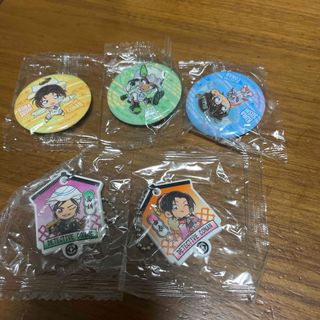 ワンピース20周年記念 限定衣装 缶バッジコンプリートセットの ワンピース20周年記念 限定衣装 缶バッジコンプリートセットの