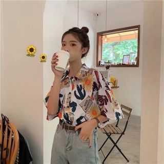 【人気商品】 シャツ　夏　白　レディース　レトロ　薄手　半袖　ボタン　大きめ　