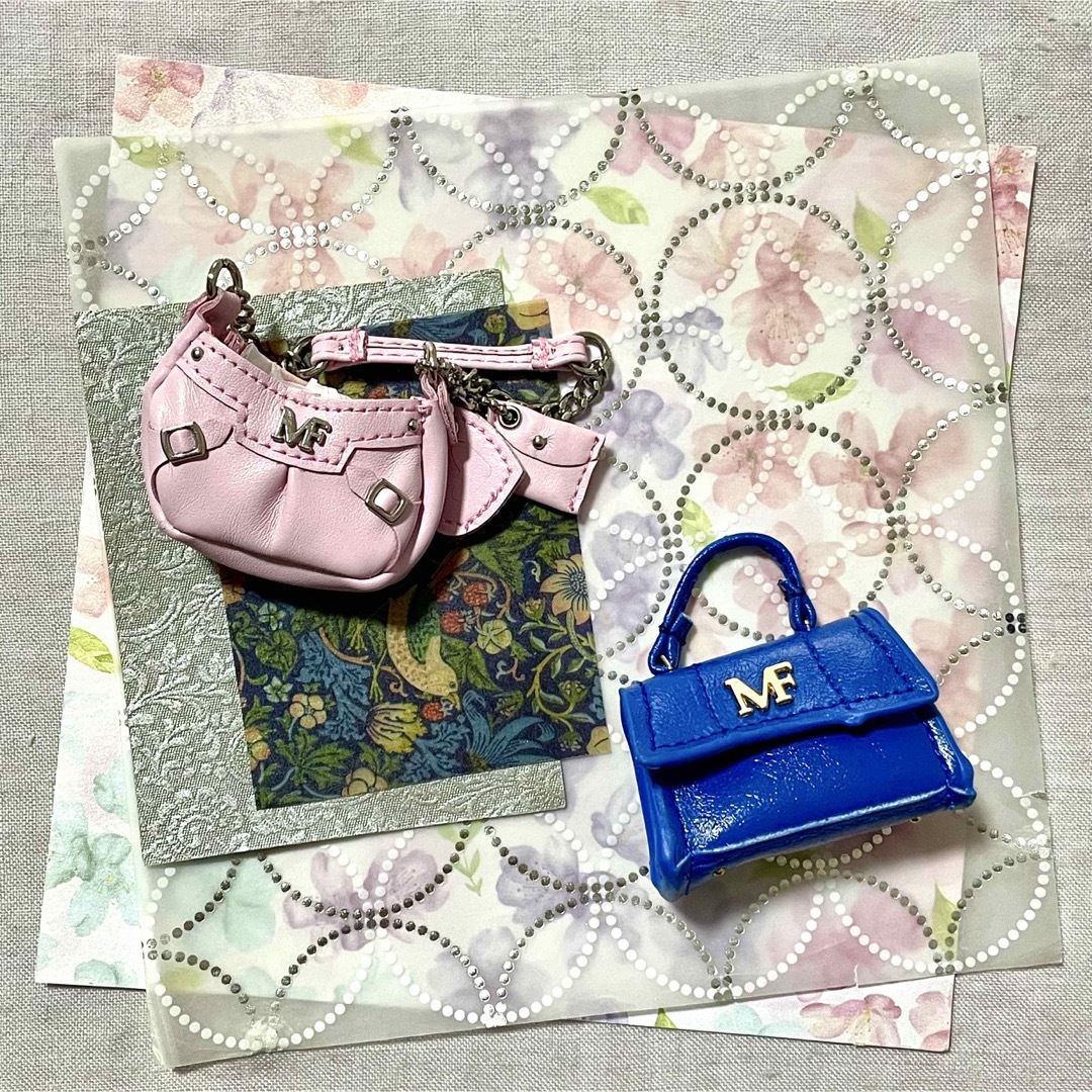 MiniBrands ミニブランズ ミニファッション ピンク ブルー バッグ ハンドメイドのおもちゃ(ミニチュア)の商品写真
