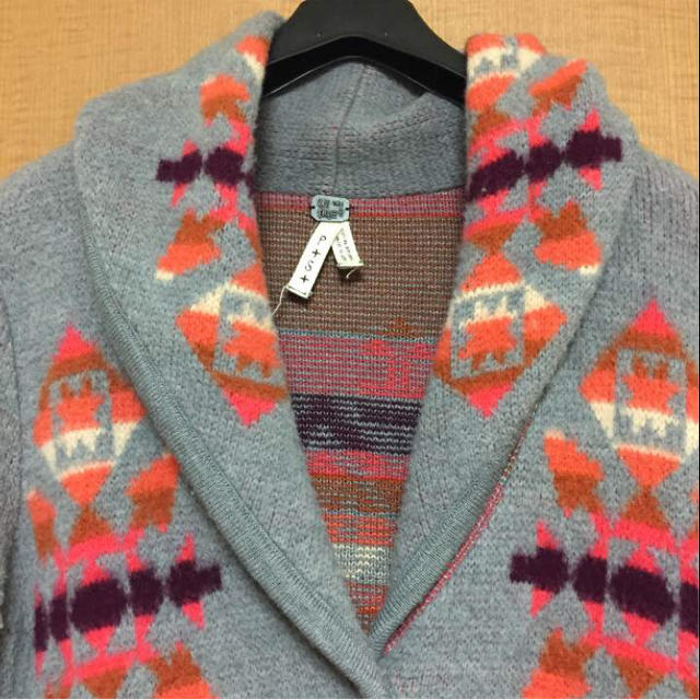 UNITED ARROWS(ユナイテッドアローズ)のオルテガ柄ニットコート ネイティブ柄 ピンク グレー レディースのジャケット/アウター(ロングコート)の商品写真