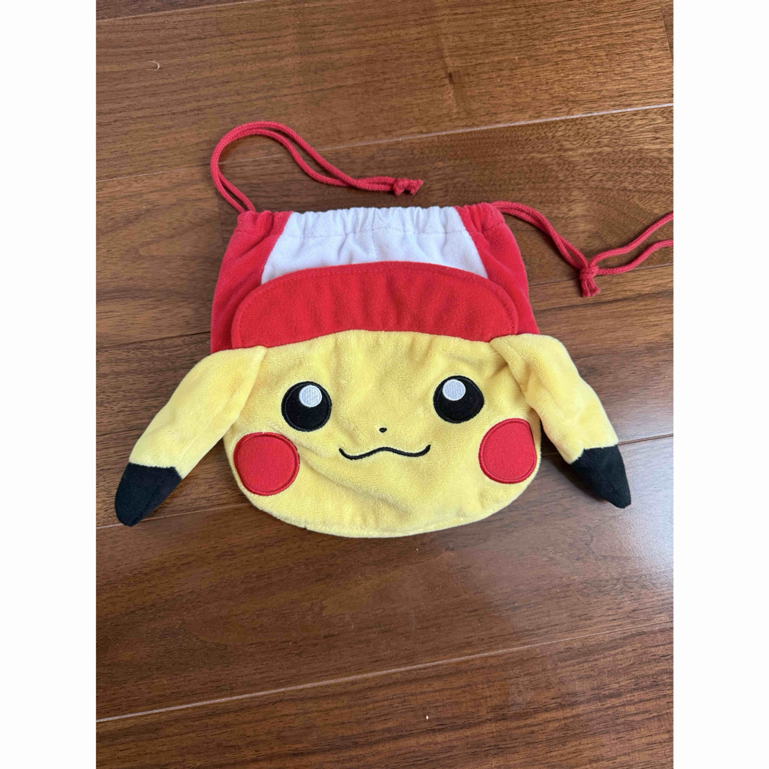 ポケモン(ポケモン)のサトシのピカチュウ　巾着 エンタメ/ホビーのおもちゃ/ぬいぐるみ(キャラクターグッズ)の商品写真