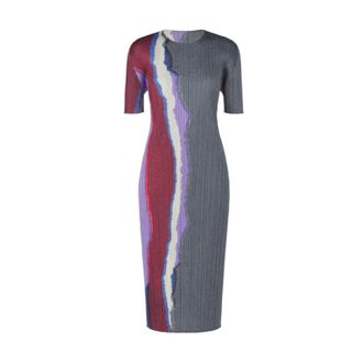 PLEATS PLEASE ISSEY MIYAKE(ワンピース)のフリマアイテム一覧 PLEATS PLEASE ISSEY MIYAKE(ワンピース)のフリマアイテム一覧