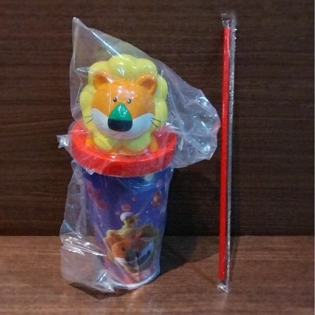 たべっ子どうぶつ THE MOVIEらいおんくんドリンクカップホルダー エンタメ/ホビーのおもちゃ/ぬいぐるみ(キャラクターグッズ)の商品写真