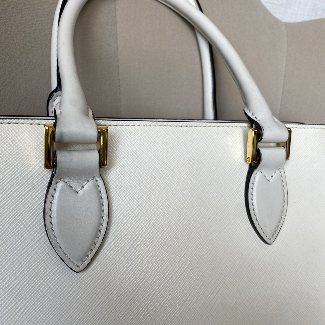 PRADA - PRADA プラダ サフィアーノ 2WAYハンドバッグ ホワイト PRADA - PRADA プラダ サフィアーノ 2WAYハンドバッグ ホワイト