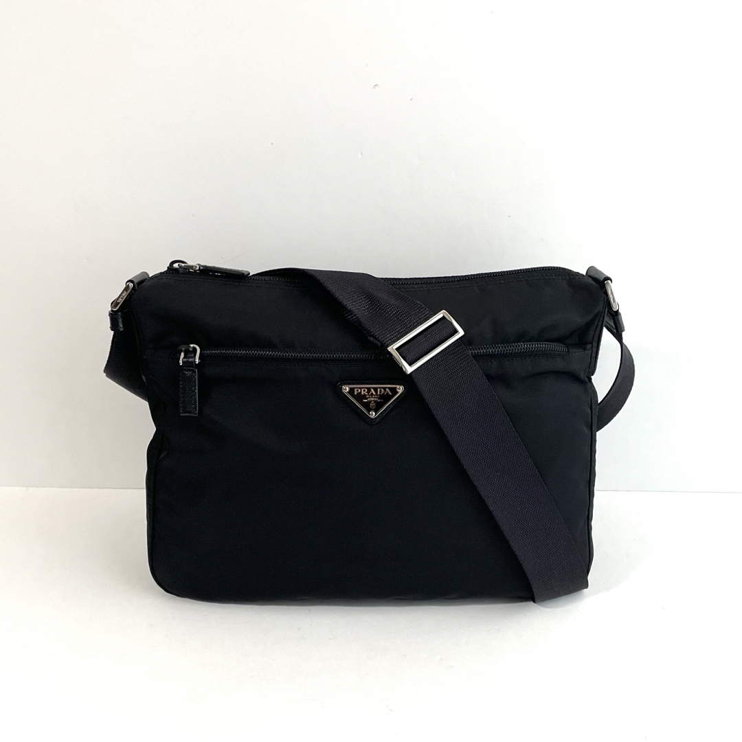 PRADA - 【極美品】プラダ ショルダーバッグ カメラバッグ PRADA - 【極美品】プラダ ショルダーバッグ カメラバッグ