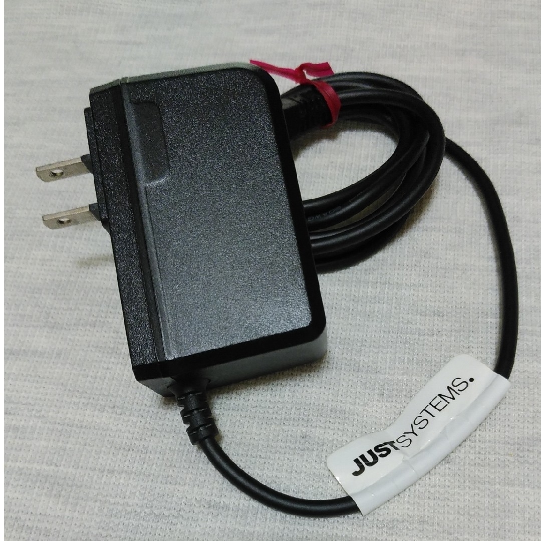 JUST.SYSTEMS(ジャストシステム)のスマイルゼミ タブレット用 充電器(ACアダプター)純正品 スマホ/家電/カメラのPC/タブレット(PC周辺機器)の商品写真