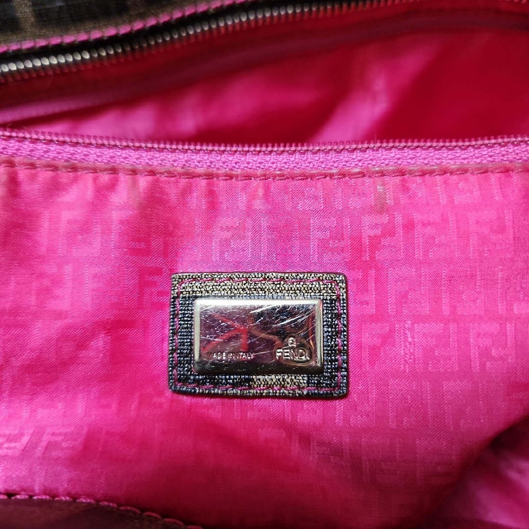 FENDI - フェンディ ロゴパターン ショルダーバッグの通販 by FENDI - フェンディ ロゴパターン ショルダーバッグの通販 by