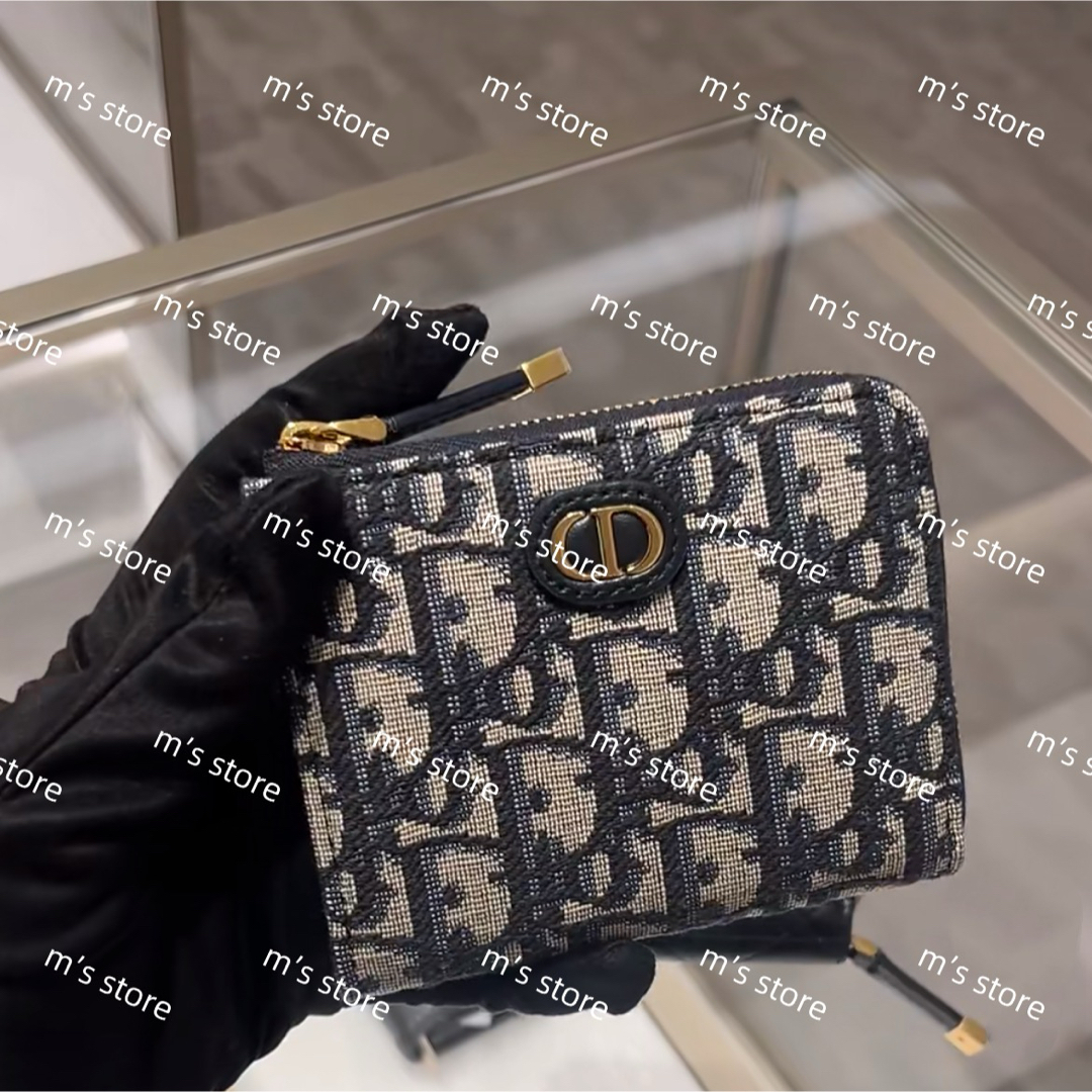 Christian Dior(クリスチャンディオール)の新品 定価以下 ディオール 30 Montaigne Sakura ウォレット レディースのファッション小物(財布)の商品写真