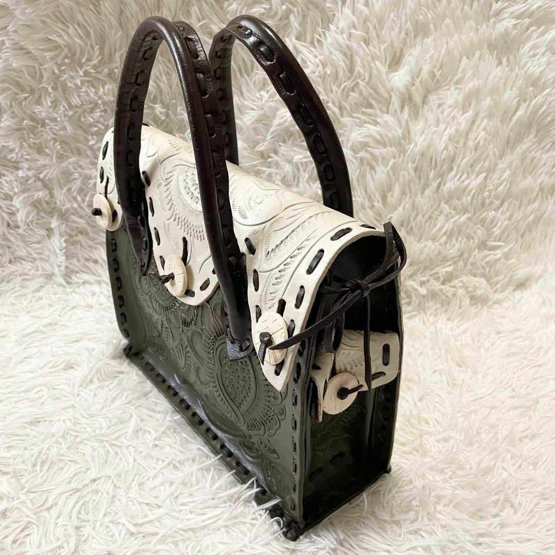 GRACE CONTINENTAL - カービングバッグ 限定色 カーキ オフ GRACE CONTINENTAL - カービングバッグ 限定色 カーキ オフ