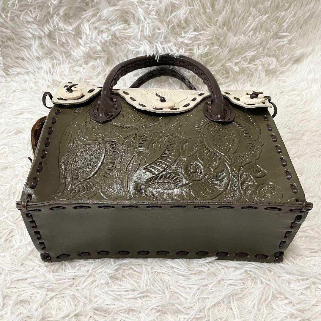 GRACE CONTINENTAL - カービングバッグ 限定色 カーキ オフ GRACE CONTINENTAL - カービングバッグ 限定色 カーキ オフ