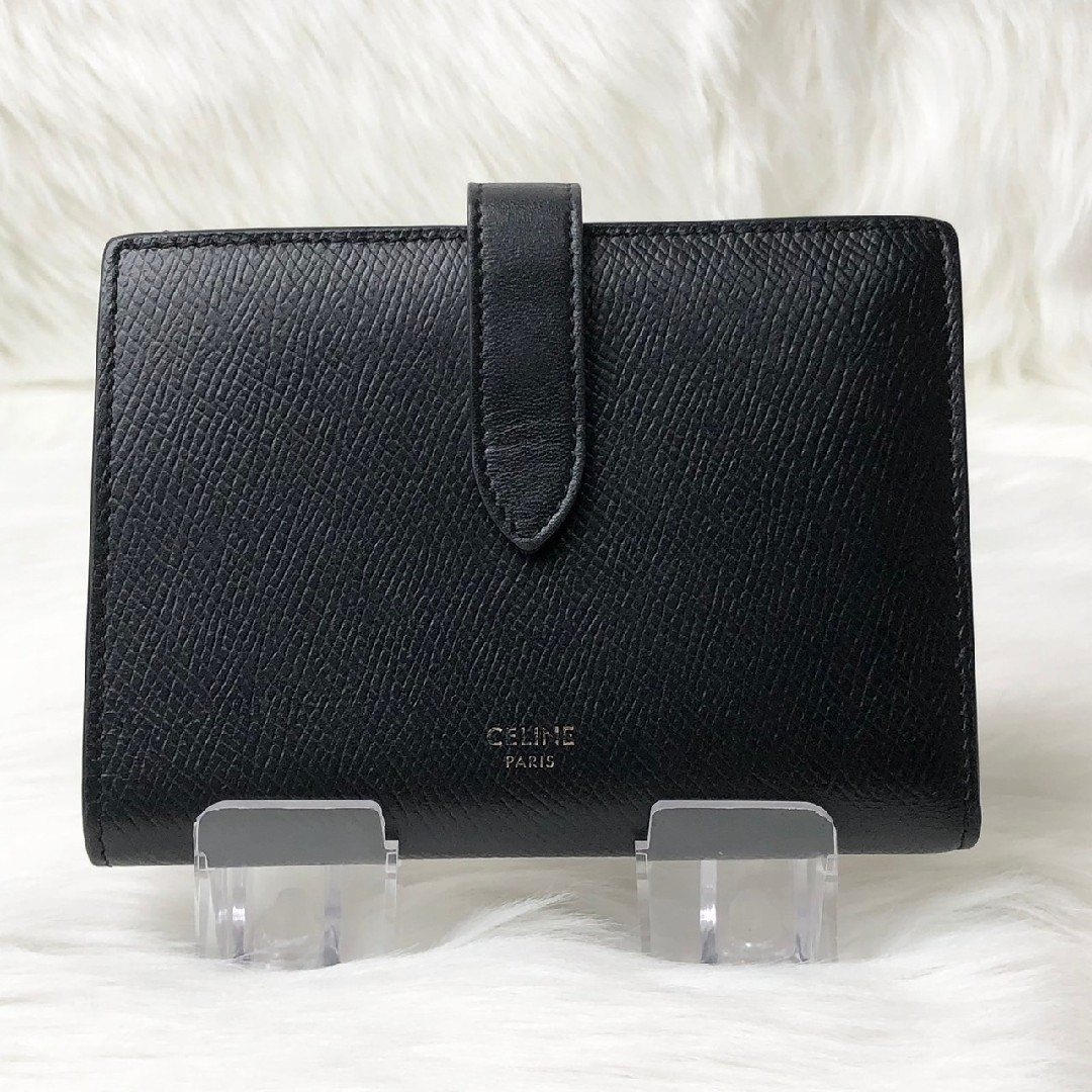 CELINE - 【美品】CELINE 二つ折り財布 ミディアム ストラップ CELINE - 【美品】CELINE 二つ折り財布 ミディアム ストラップ