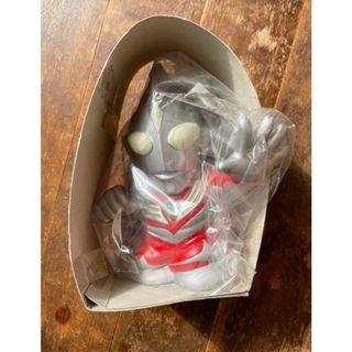 【新品】ウルトラマンの貯金箱(置物)