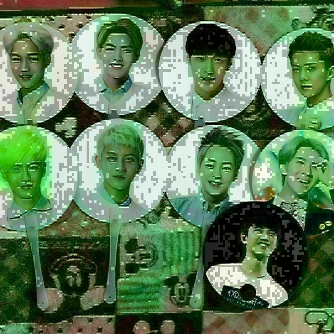 EXO うちわ セット まとめ売り 韓国 KPOP グッズ 限定 アイドル SM エンタメ/ホビーのタレントグッズ(アイドルグッズ)の商品写真