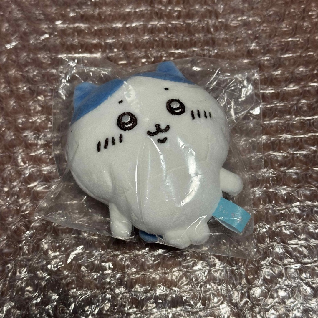 ちいかわ(チイカワ)のちいかわ ハチワレ もちっとぷちミニマスコット キーホルダー ぬいぐるみ エンタメ/ホビーのおもちゃ/ぬいぐるみ(キャラクターグッズ)の商品写真