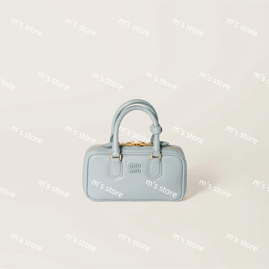 MIU MIU(ミュウミュウ)の新品 定価以下 miumiu ミュウミュウ アルカディ レザー ミニバッグ レディースのバッグ(ハンドバッグ)の商品写真