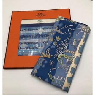 エルメス(HERMES)の美品Hermès エルメスシルクスカーフ　カレ　ネイビー 青(バンダナ/スカーフ)