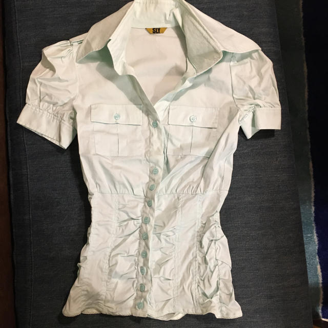 SLY(スライ)のSLY シャツ レディースのトップス(シャツ/ブラウス(半袖/袖なし))の商品写真