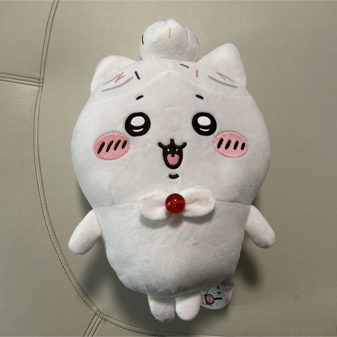 ちいかわ 誕生日BIGぬいぐるみ ハチワレ エンタメ/ホビーのおもちゃ/ぬいぐるみ(キャラクターグッズ)の商品写真