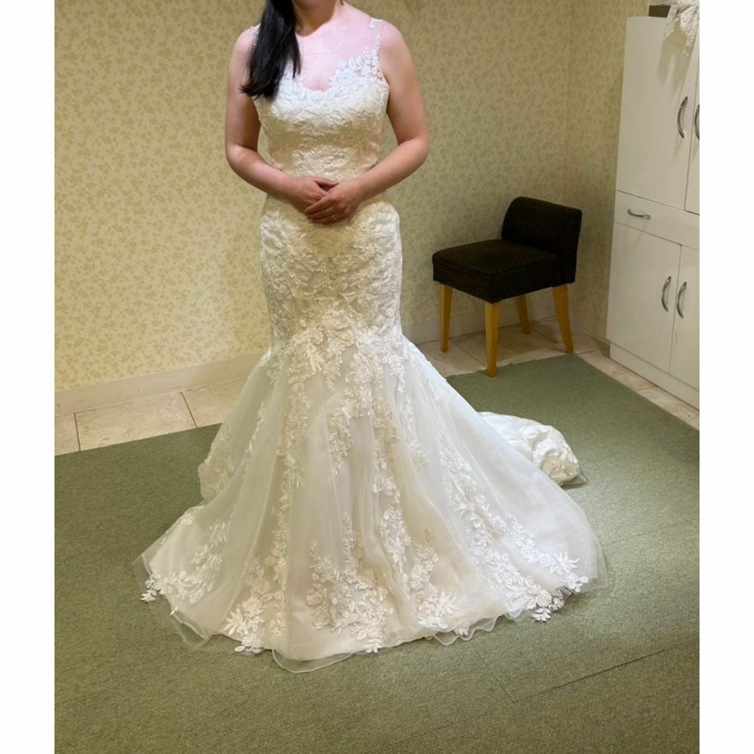 ウエディングドレス マーメイドライン 繊細レース ロングトレーン 結婚式