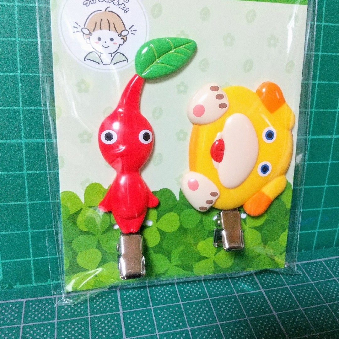 任天堂(ニンテンドウ)の【新品】ピクミン ヘアクリップ 2種類セット まとめ売り エンタメ/ホビーのおもちゃ/ぬいぐるみ(キャラクターグッズ)の商品写真