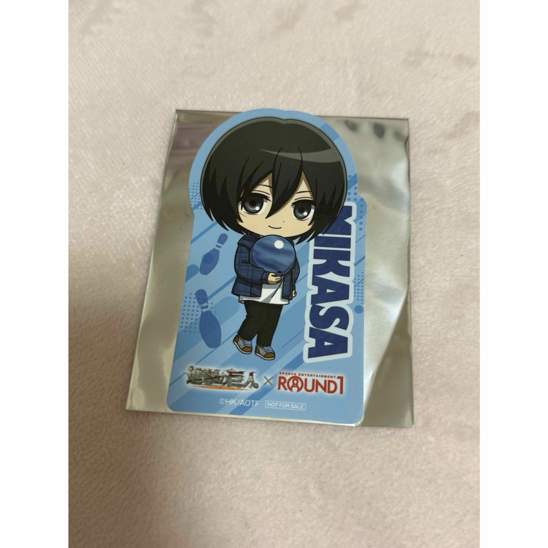 【新品】進撃の巨人×ラウンドワン ステッカー ミカサ エンタメ/ホビーのおもちゃ/ぬいぐるみ(キャラクターグッズ)の商品写真