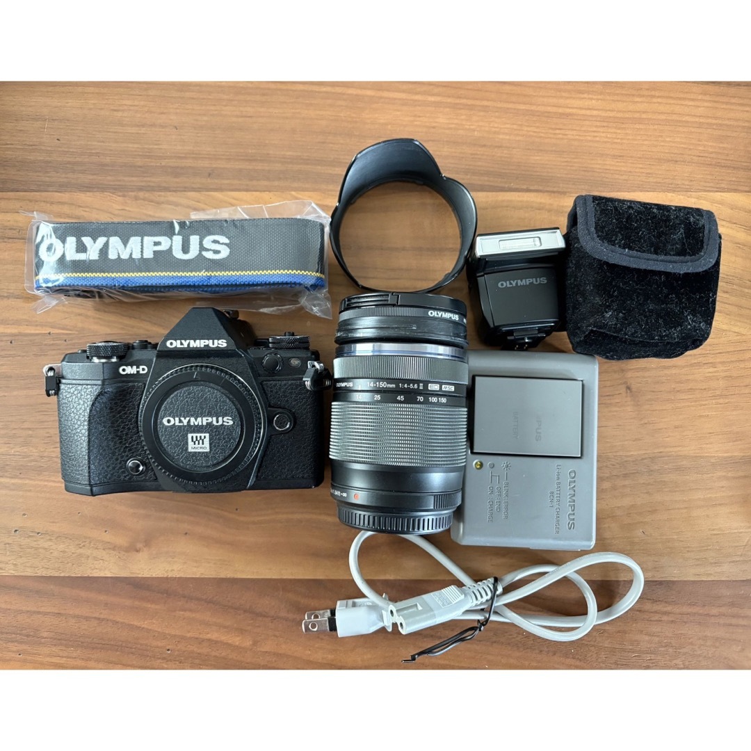 OLYMPUS - OLYMPUS ミラーレス デジタル一眼レフカメラ OM-D E-M5 Mark