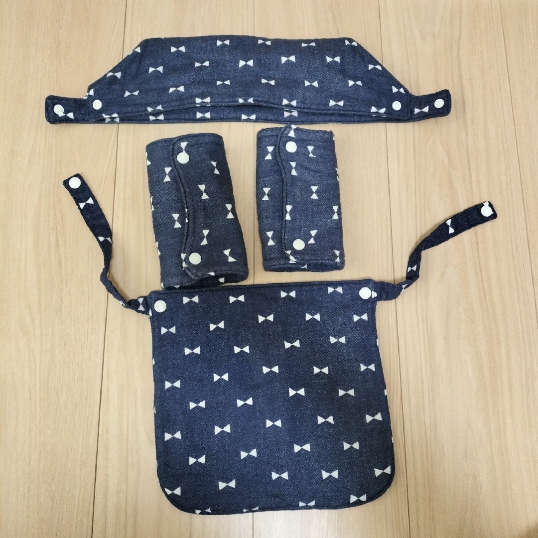 抱っこひも用リボン柄パッドセット キッズ/ベビー/マタニティのキッズ/ベビー/マタニティ その他(その他)の商品写真