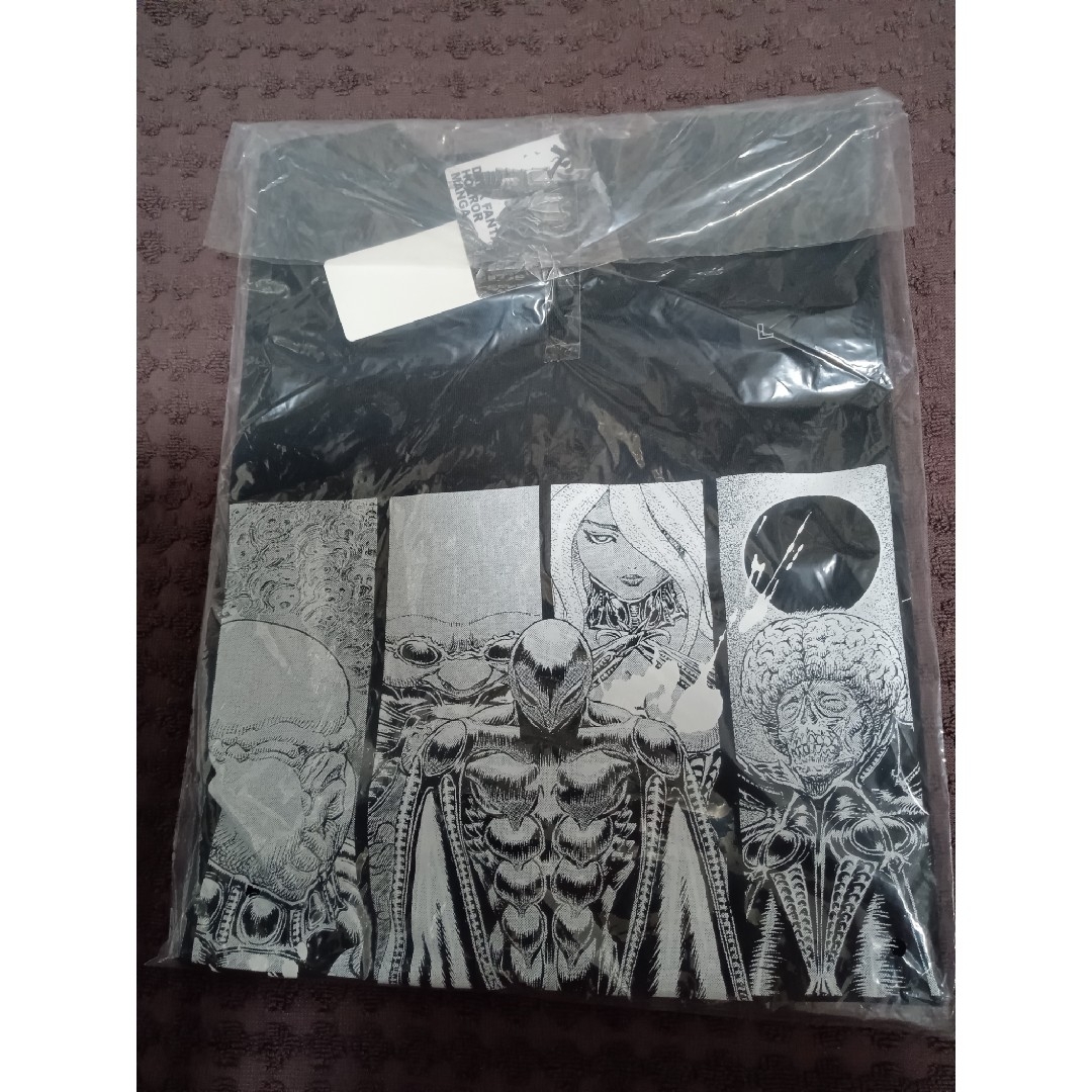 UNIQLO(ユニクロ)の新品未使用 ベルセルク UT Tシャツ ユニクロ L 黒 リラックスフィット メンズのトップス(Tシャツ/カットソー(半袖/袖なし))の商品写真