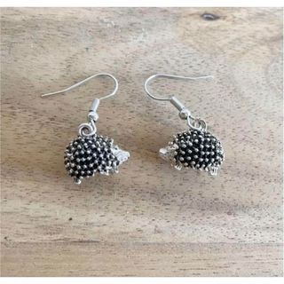 【新品】ハリネズミのピアス(ピアス)