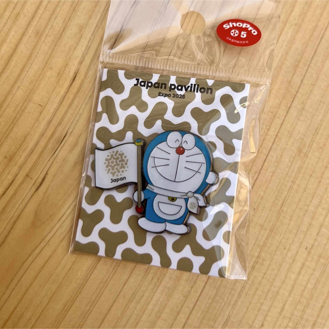 ドラえもん(ドラエモン)の新品 ドラえもん 万博 限定 ピンバッジ バッジ エンタメ/ホビーのアニメグッズ(バッジ/ピンバッジ)の商品写真
