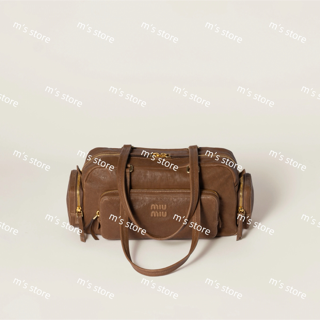 MIU MIU(ミュウミュウ)の新品 定価以下 miumiu ミュウミュウ ウォッシュドナッパレザー バッグ レディースのバッグ(ハンドバッグ)の商品写真