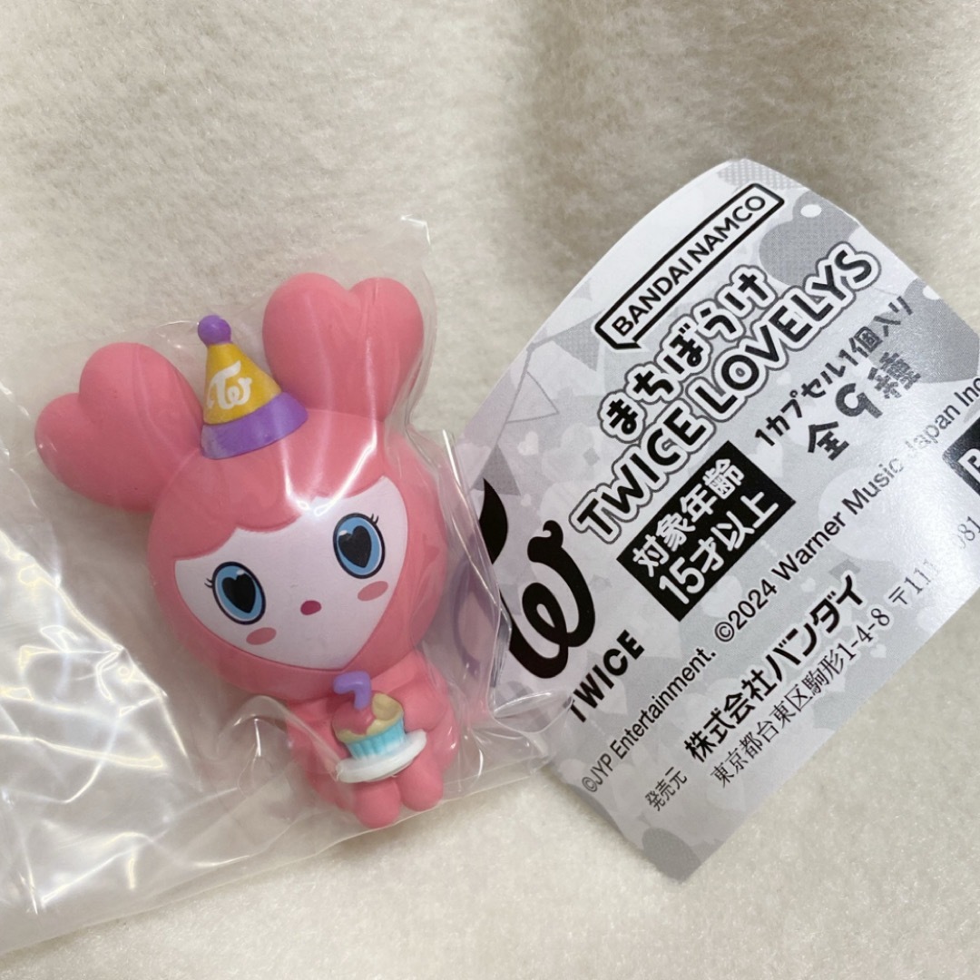 TWICE LOVELYS まちぼうけ MOVELY モモ エンタメ/ホビーのおもちゃ/ぬいぐるみ(キャラクターグッズ)の商品写真