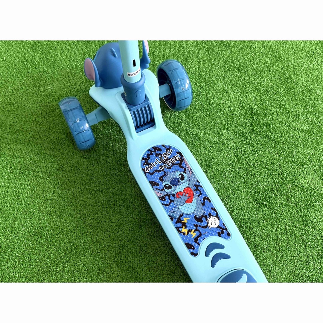ディズニー公式 スティッチ キックスクーターLED光るタイヤ付き