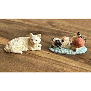 猫の置物(2つ)(置物)