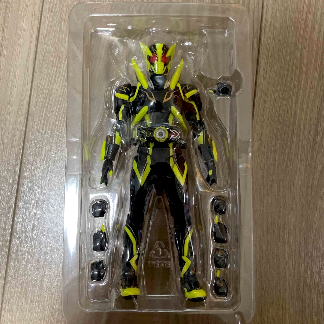 BANDAI - S.H.Figuarts 仮面ライダーゼロワン シャイニングホッパー