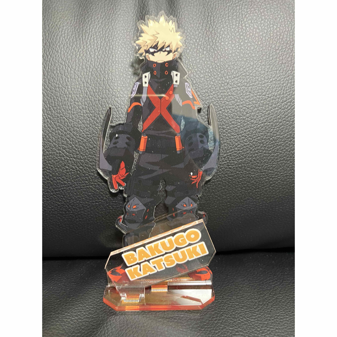 僕のヒーローアカデミアTHE MOVIE 爆豪勝己アクリルスタンドステルススーツ エンタメ/ホビーのおもちゃ/ぬいぐるみ(キャラクターグッズ)の商品写真