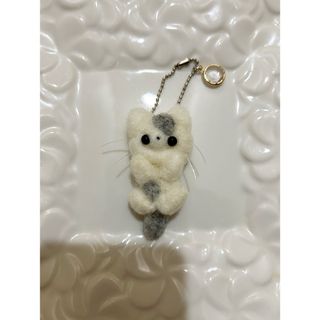 ねこ♡ボールチェーン（グレーぶち）